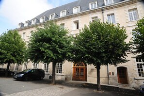 Exterior - Hotellerie Saint Yves (Chartres)