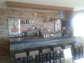 Bar (on property) - Elgoni Apartments by Checkin (Hersonissos)