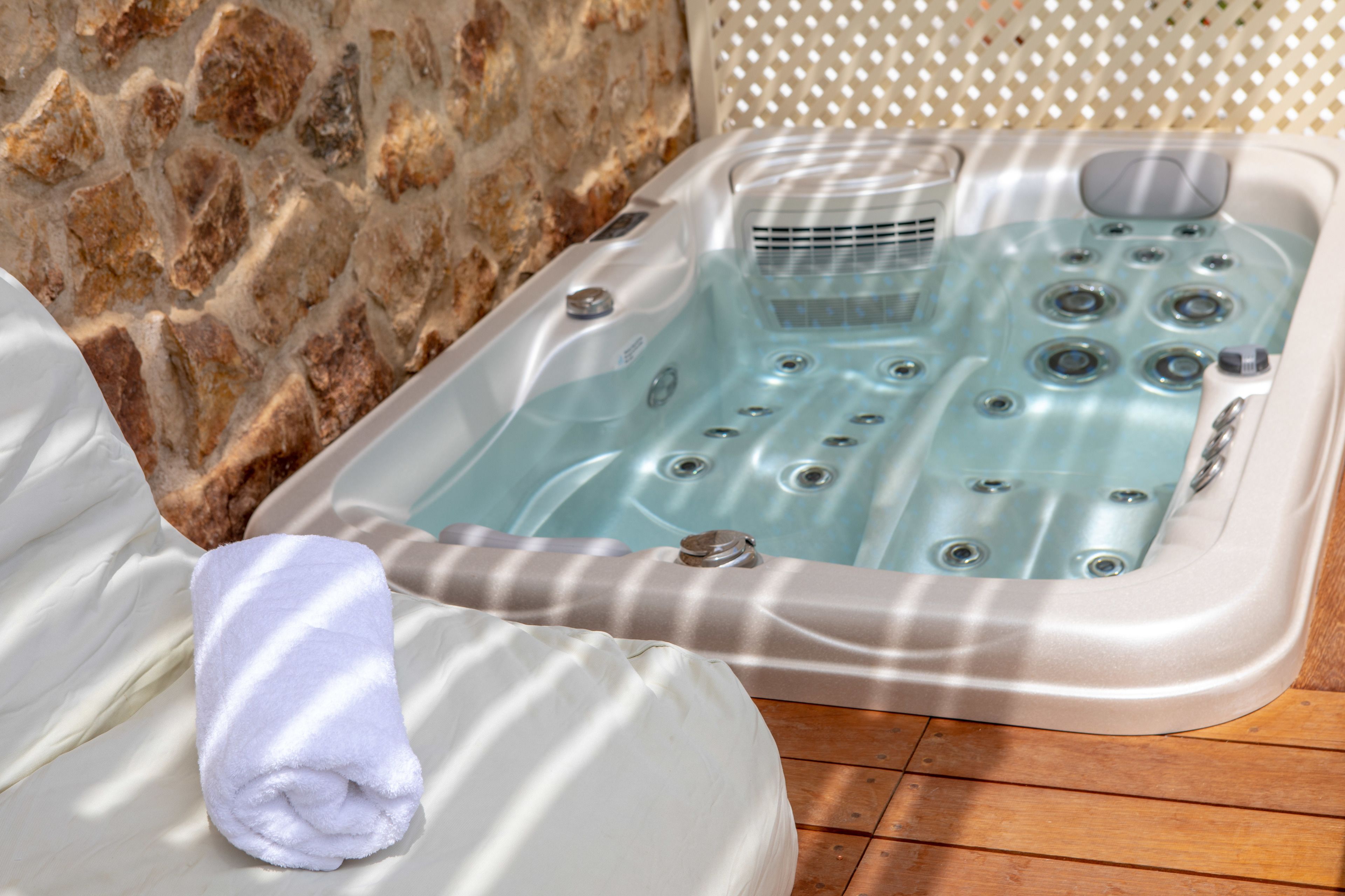 suite thalassa  | private spa tub