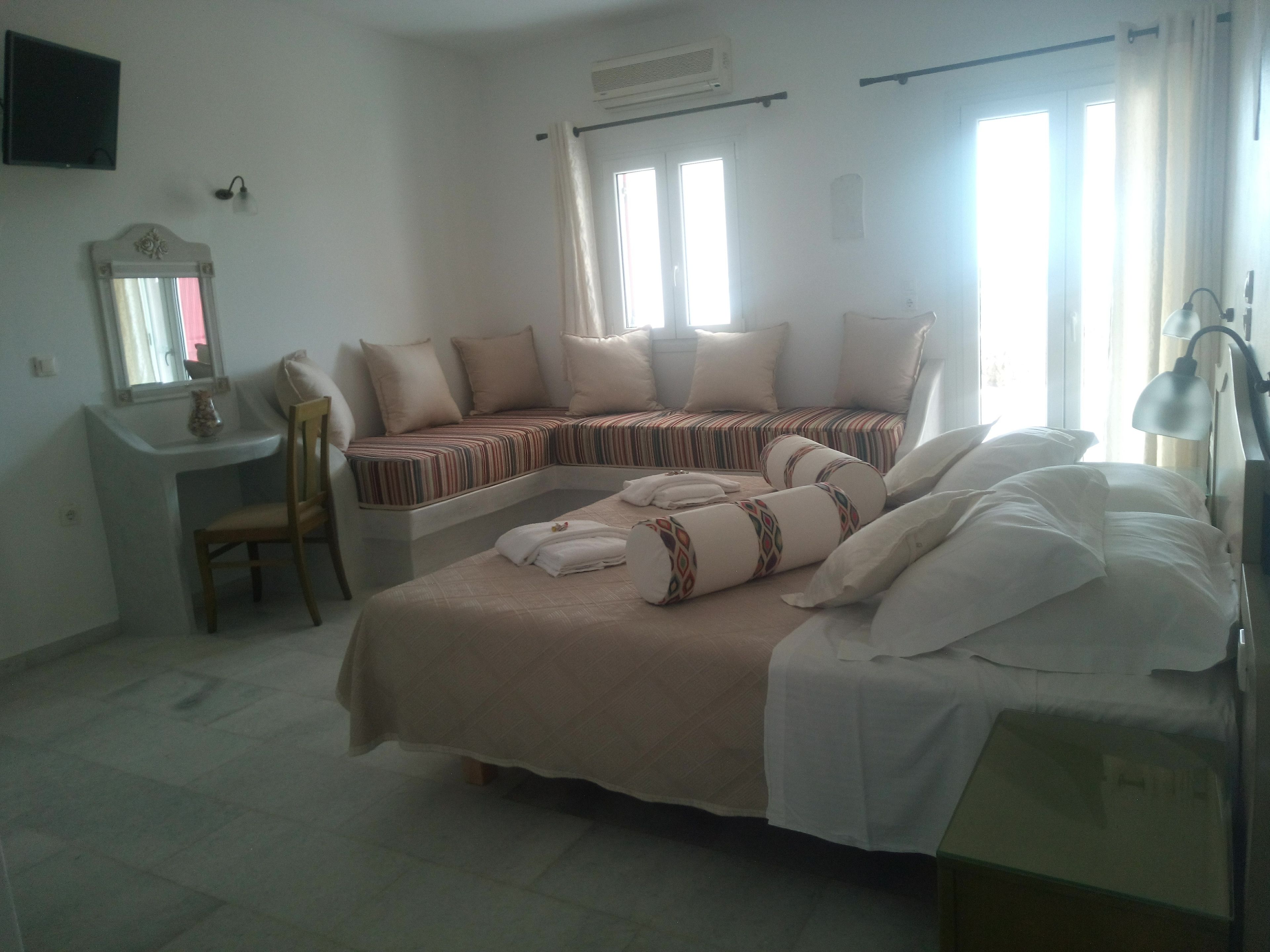 studio, garden view | premium bedding, down duvets, in-room safe, individually furnished