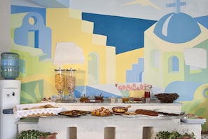 Free daily continental breakfast