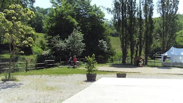 Khuôn viên nơi lưu trú