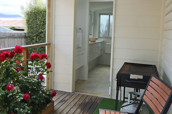 Three Bedroom Home – Amy Cottage | Terrace/patio