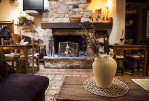 Standard Room, 1 Double Bed, Mountain View | Shared kitchen | Fridge, microwave - Casa Rural Therma Agreste (Bermellar)