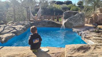 Piscine extérieure (ouverte en saison)