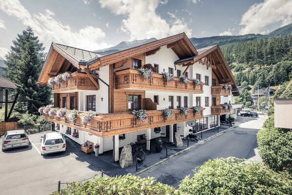 Fachada da propriedade