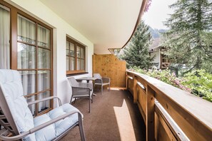 Quarto casal conforto, sacada, vista para a montanha (South) | Sacada