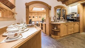 Breakfast buffet - Andre Arnold - Boutique Pension  (Soelden)