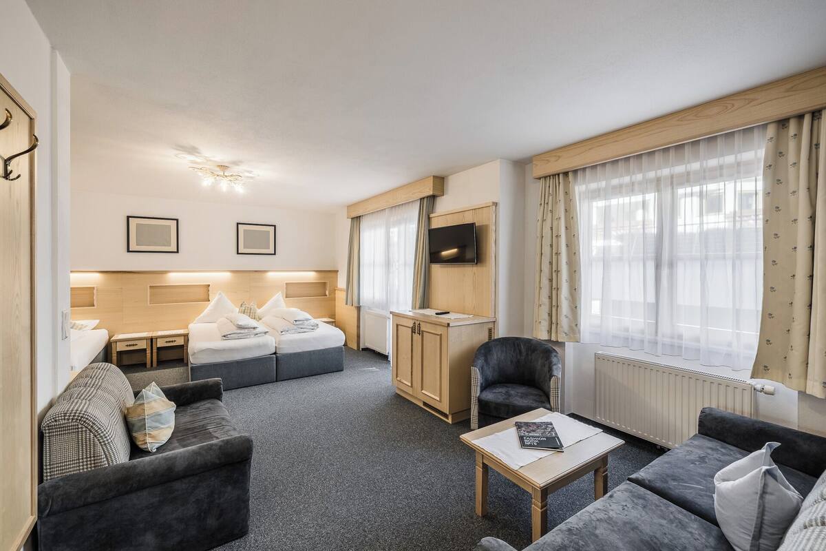 Comfort Double Room, Balcony (North) | In-room safe, desk, soundproofing, WiFi (free)