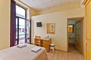 Exterior Double Room | Minibar, in-room safe, individually furnished, desk