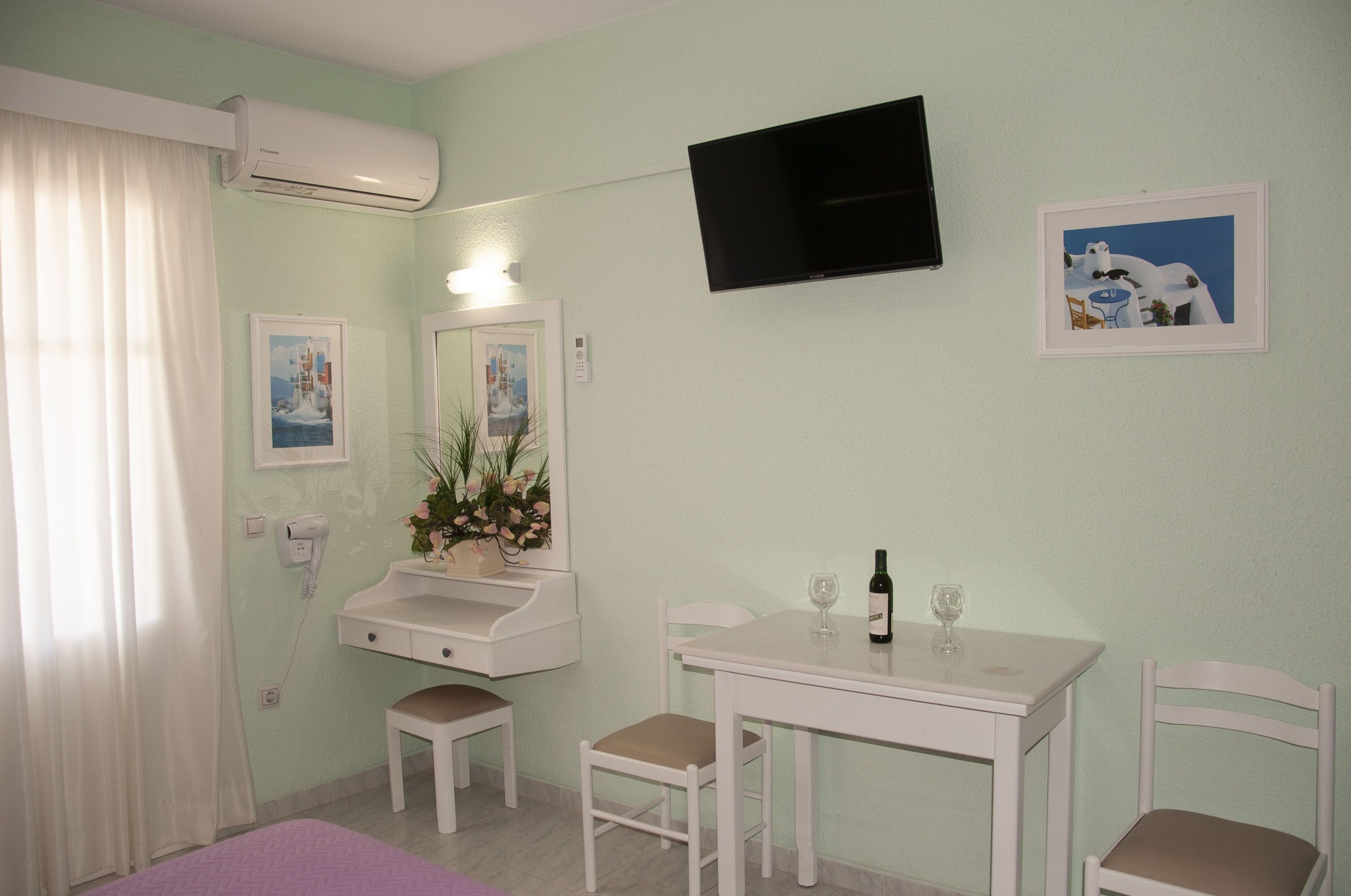 in-room safe, individually decorated, individually furnished