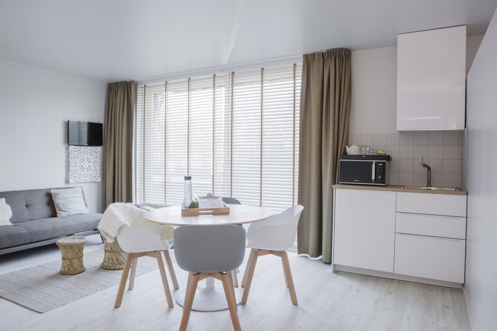 junior suite | 1 bedroom, desk, iron/ironing board, free wifi