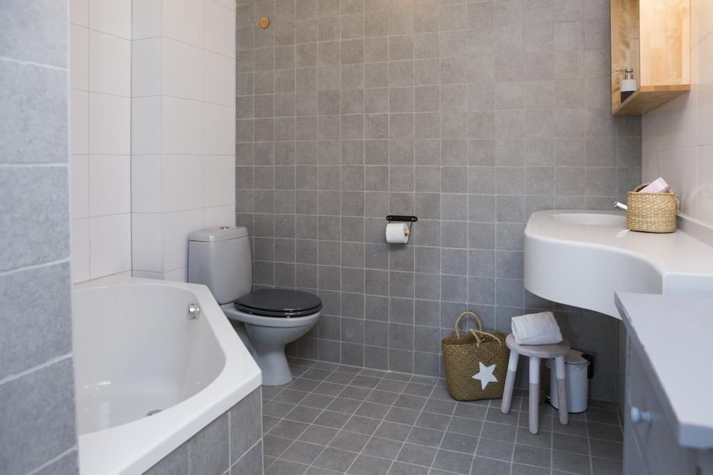 deluxe double room | 1 bedroom, desk, iron/ironing board, free wifi