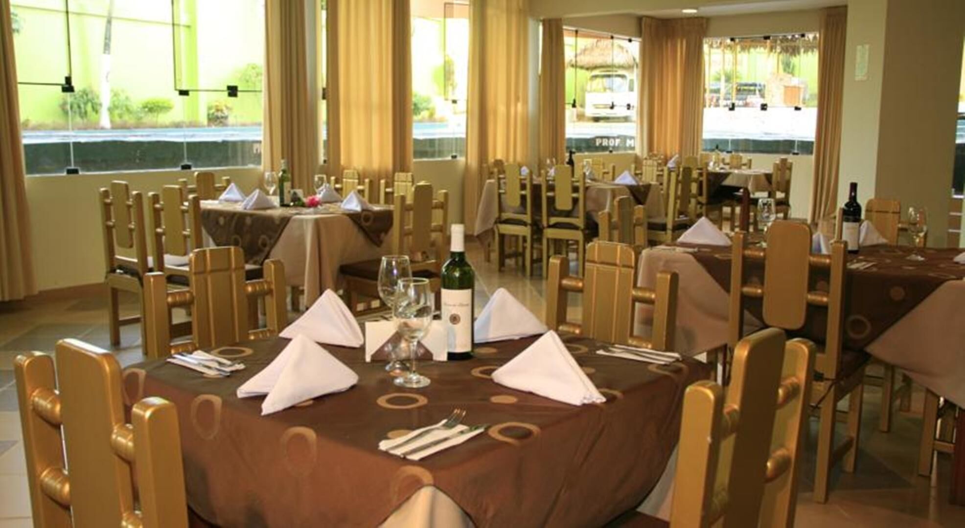 Breakfast, lunch and dinner served