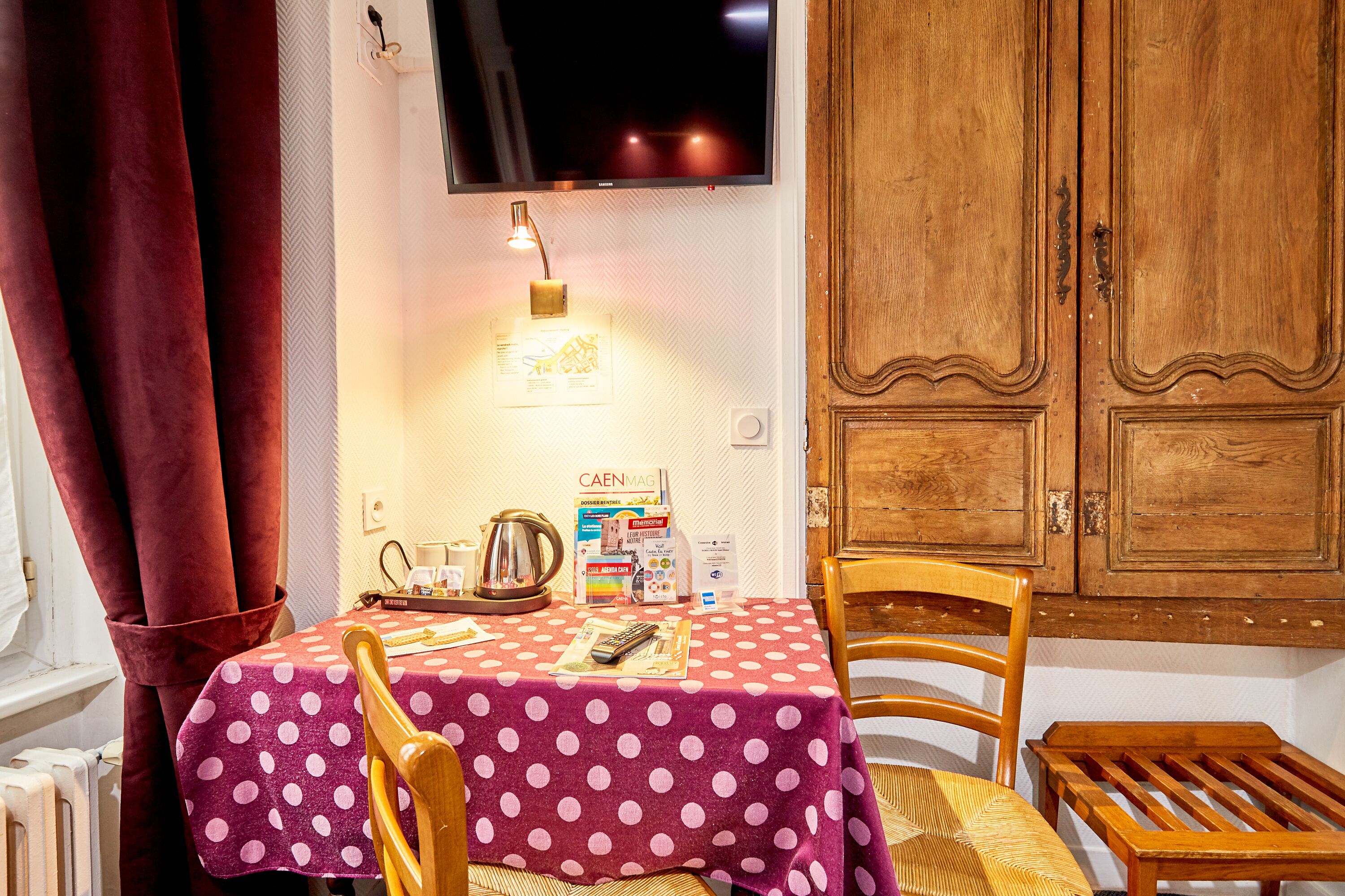 in-room business centre