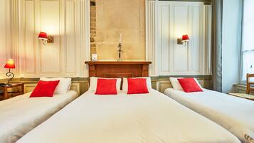 Superior Quadruple Room, Multiple Beds | Individually decorated, individually furnished, desk, iron/ironing board