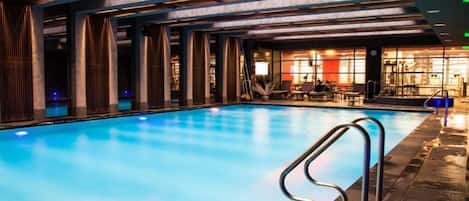Piscina interna, piscina externa