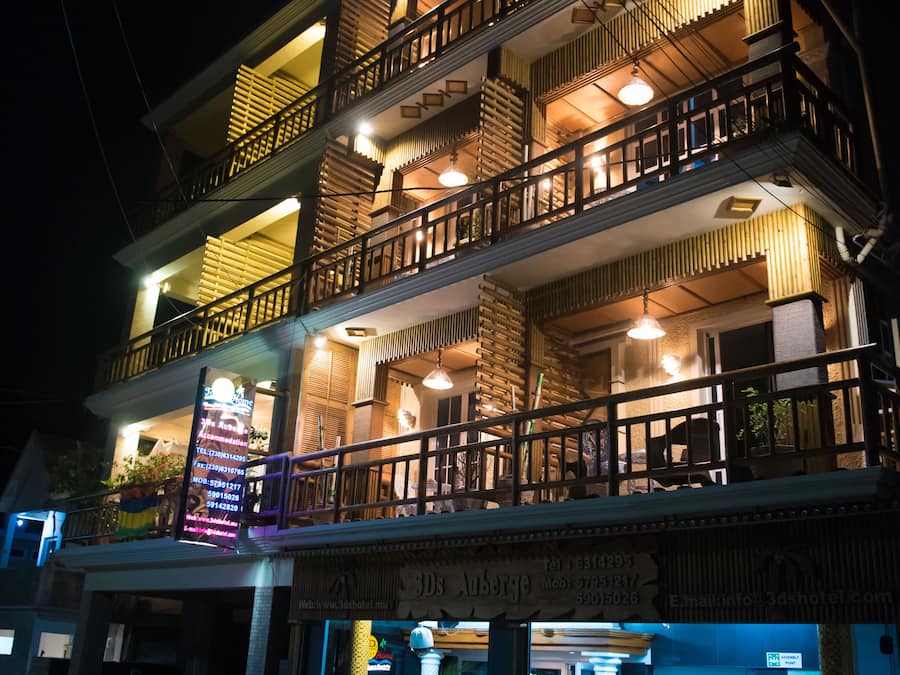 Façana frontal de l'allotjament