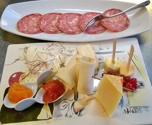 Breakfast, lunch, dinner served; Italian cuisine, alfresco dining