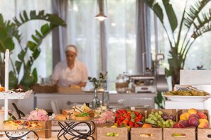 Ilmainen päivittäinen buffetaamiainen 
