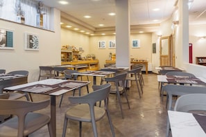Desayuno buffet incluido todos los días