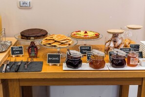 Tägliches inbegriffenes Frühstücksbuffet