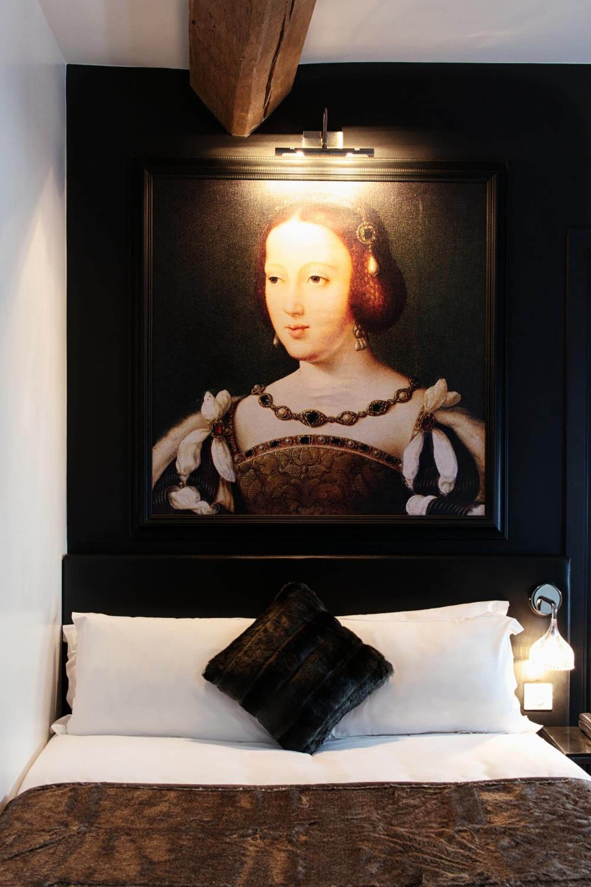 egyptian cotton sheets, premium bedding, pillow-top beds, in-room safe