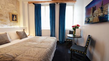 Egyptian cotton sheets, premium bedding, pillow-top beds, in-room safe