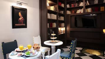 Desayuno buffet diario (EUR 14 por persona)
