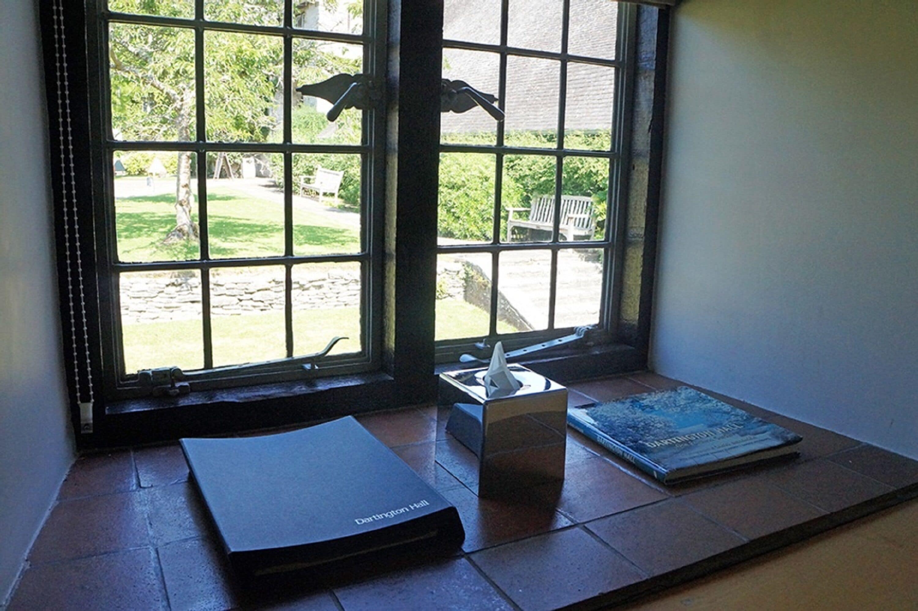 single separate bathroom | individually decorated, desk, iron/ironing board, free wifi