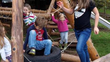 Área de juegos infantiles al aire libre