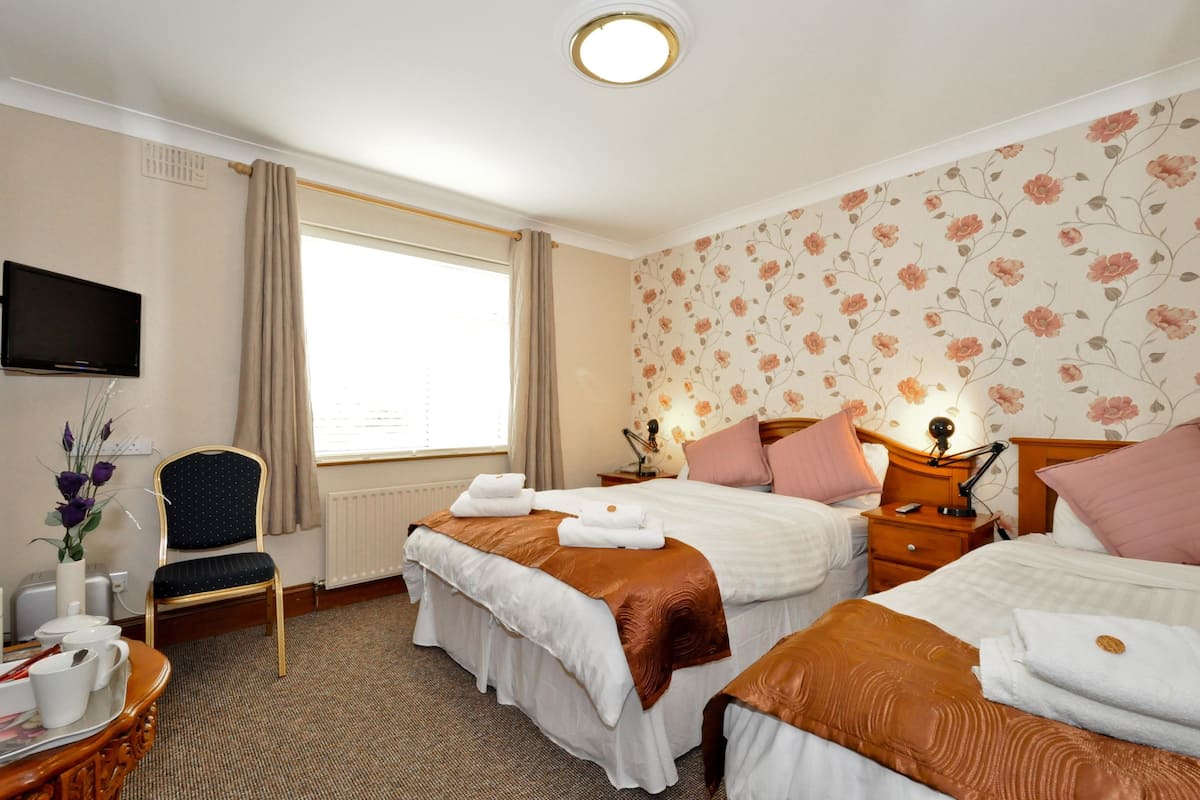 Premium bedding, in-room safe, individually decorated