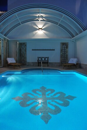 Indendørs pool, udendørs pool