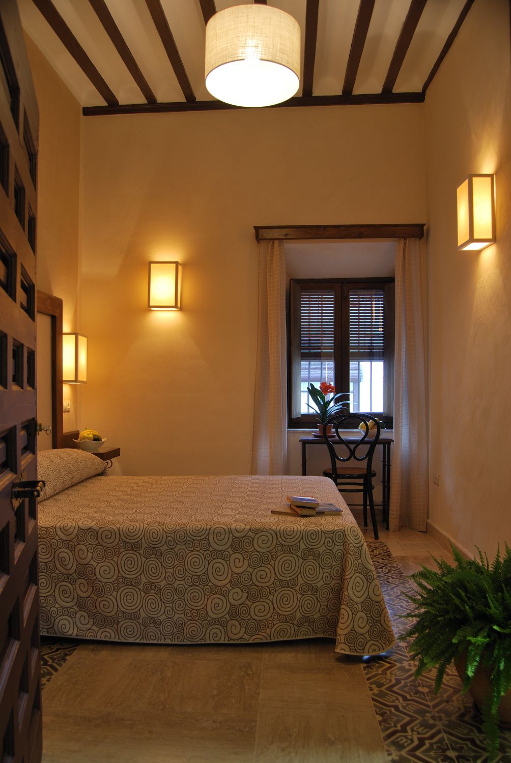 standard double room | free cots/infant beds, rollaway beds, free wifi, bed sheets