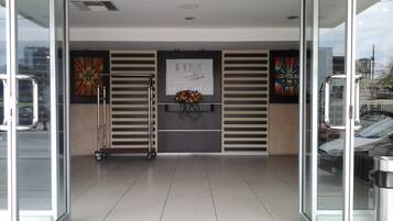 Pintu masuk hartanah