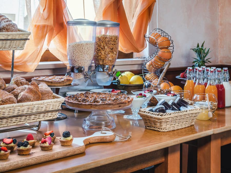 Free daily buffet breakfast