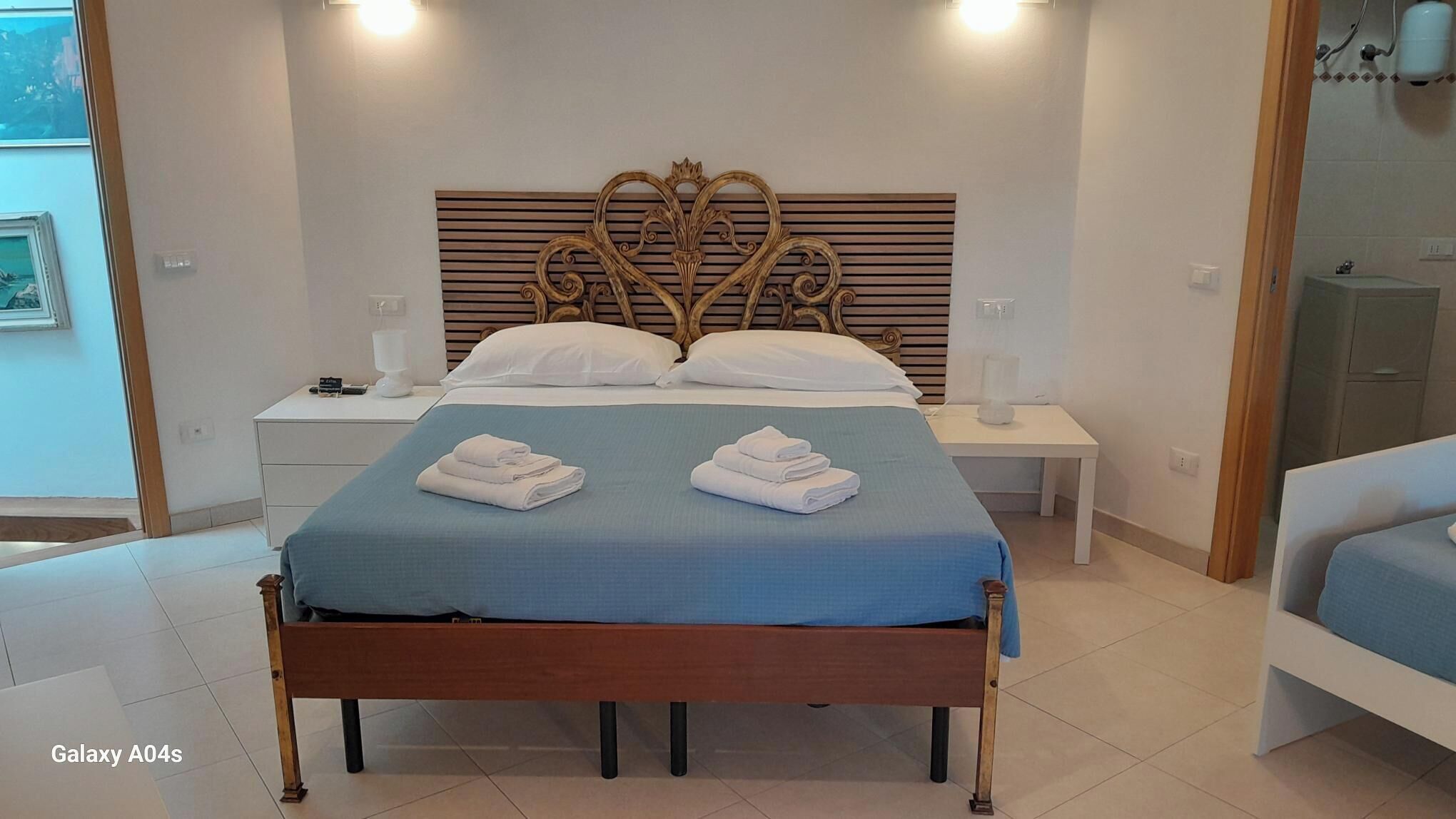 Monolocale Standard, 1 letto matrimoniale, Edificio separato | Down comforters, desk, laptop workspace, bed sheets