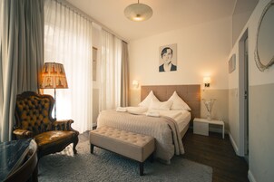 Habitación Deluxe doble | Minibar, cortinas opacas, tabla de planchar con plancha y wifi gratis