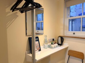 Triple Room | In-room dining