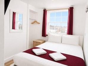 Double Room | Iron/ironing board (on request), free WiFi - King's Cross Hotel (London)