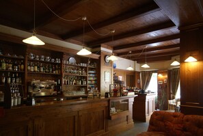 2 bars/lounges - Hotel Londra (Acceglio)