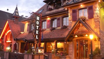 Façade de l’hébergement - soirée/nuit