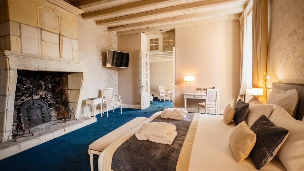 superior suite | 1 bedroom, premium bedding, minibar, in-room safe