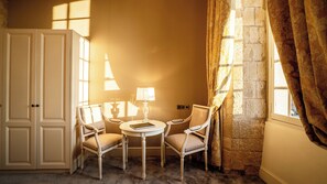 Suite Junior | 1 chambre, literie de qualité supérieure, minibar