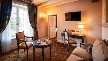 Basic Suite | 1 bedroom, premium bedding, minibar, in-room safe