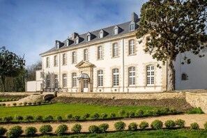 Exterior - Abbaye de Villeneuve (Les Sorinieres)