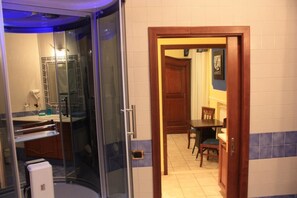 アパートメント 1 ベッドルーム | ミニバー、セーフティボックス (室内)、デスク、防音設備