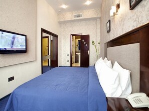 Superior Double Room, 1 Bedroom, Smoking | Living room | LCD TV - Dubai International Hotel (Baku)