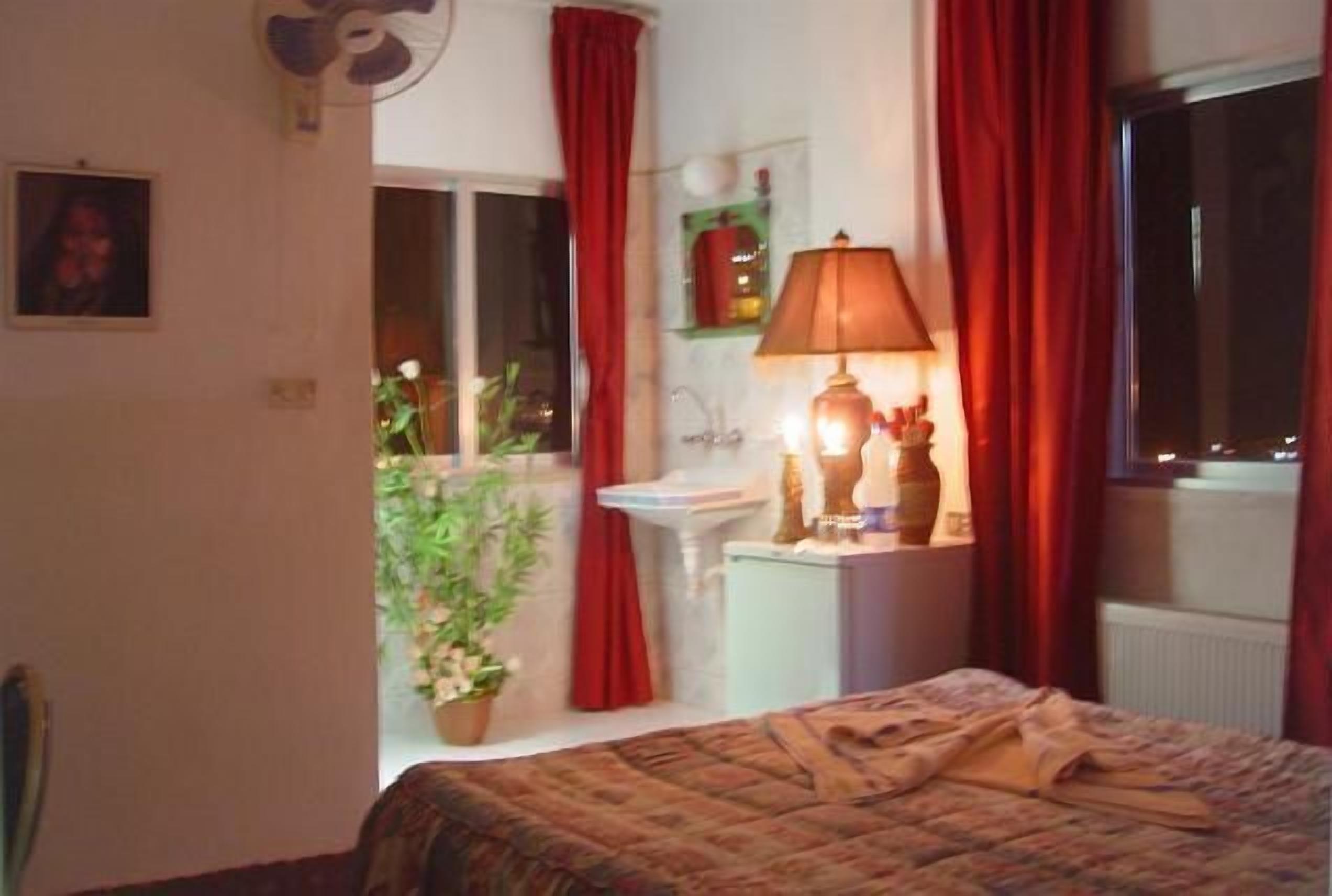 Deluxe Double Room, Mountain View | In-room safe, desk, rollaway beds