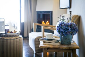 LED TV, fireplace - Dohos Hotel Experience (Agia)